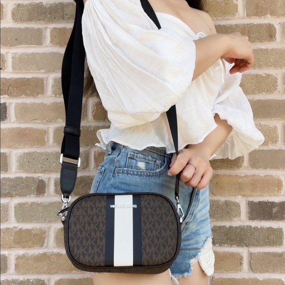 Gaby’sBags💕NWT Michael Kors oval Crossbody - Picture 9 of 11